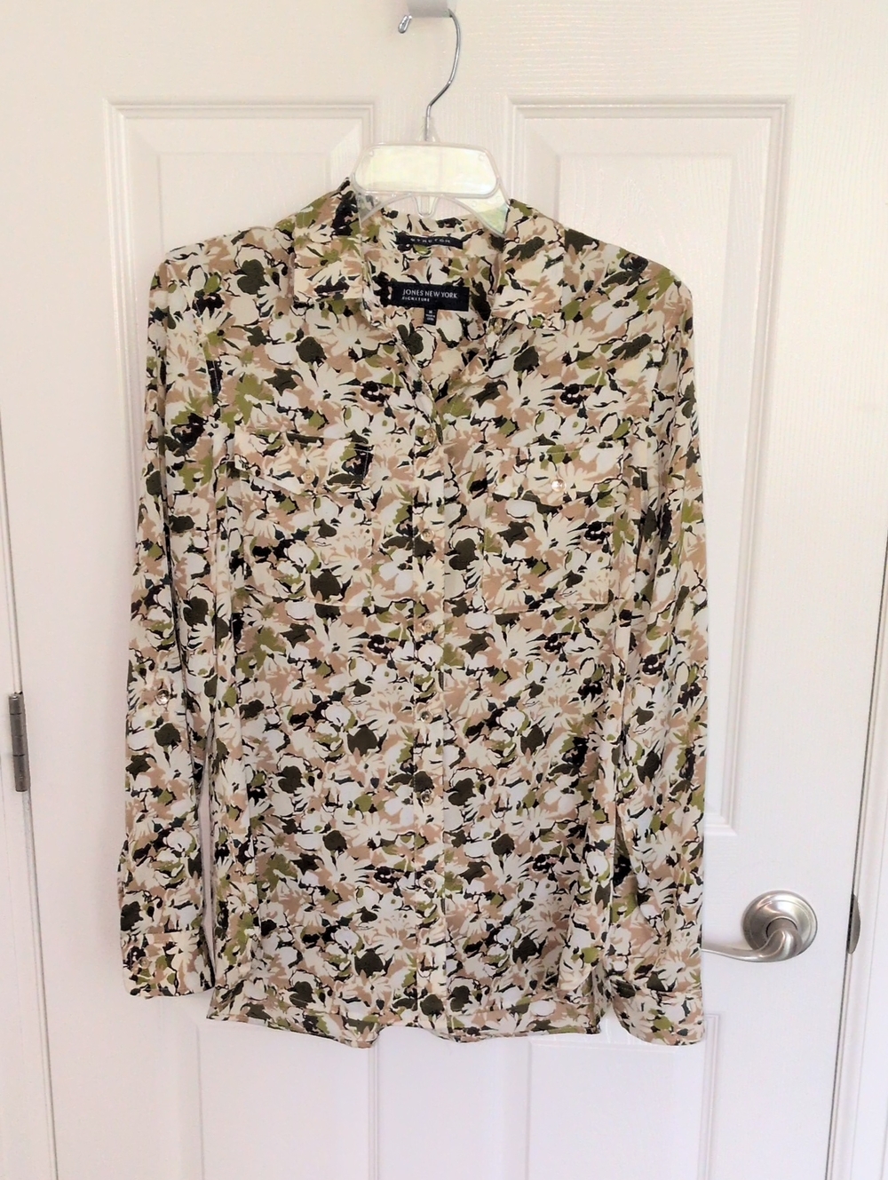 Jones New York Signature Long Sleeve Button Down - M